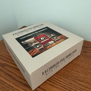 Memory Company University Georgia 8 oz Stainless Steel Square Flask w/2oz Shorts